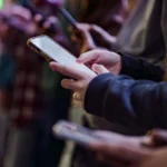 ES pareigūnai tiria planus dėl paauglių socialinės žiniasklaidos draudimų